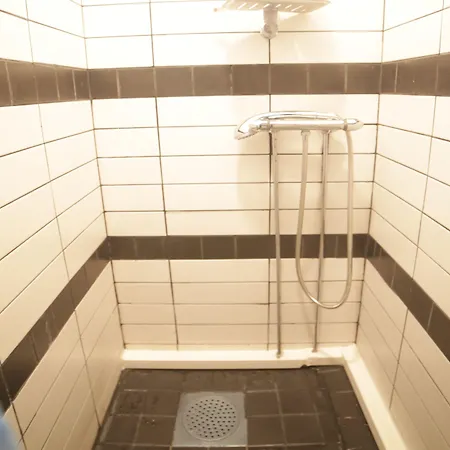 אכסניה Activities