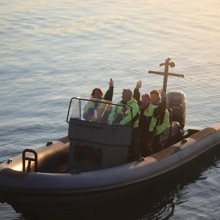 אכסניה Activities